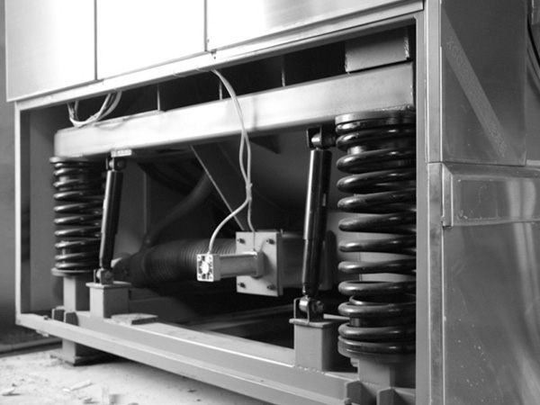 
		全自动卫生隔离式洗脱机
	(图1)