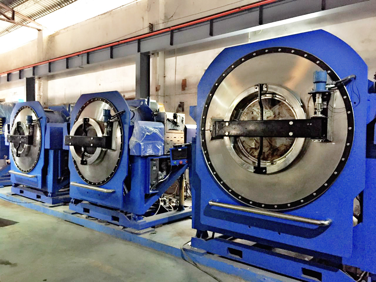 
		洗衣房大型倾斜式洗衣机组成结构设置介绍
		